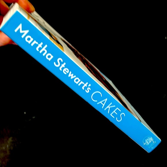 2013 Martha Stewart’s CAKES   first edition soft cover 352 pages - Picture 4 of 6